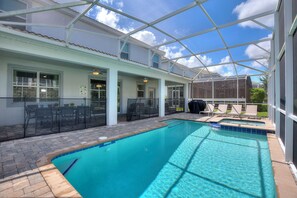 A heated pool - Magical Mansion in Championsgate! Private pool, theater and arcade! (Four Corners)