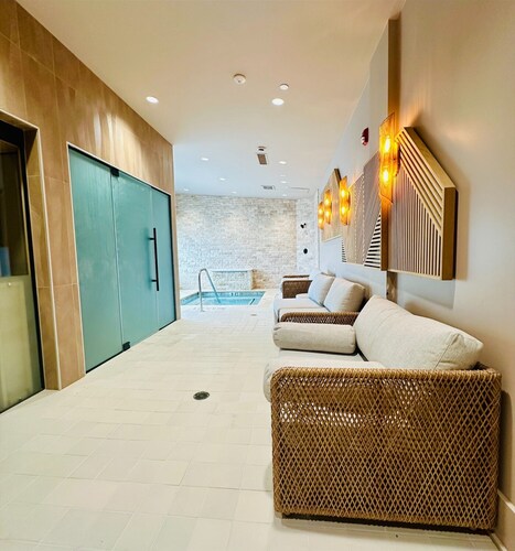 Toile & Bubble Rose Suite