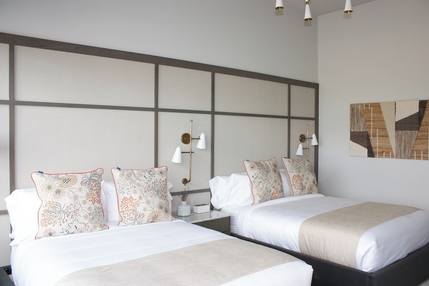 Toile & Bubble Orange And Clove Suite - Cumming, GA