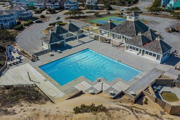 Pool - Liv4Summer II- 3 bedroom rennovated cottage with hot tub and beach club access (Nags Head)