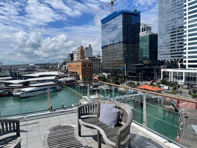 Chic Princes Wharf Studio | City View | Parking