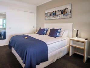 1 habitación, tabla de planchar con plancha, internet y ropa de cama 