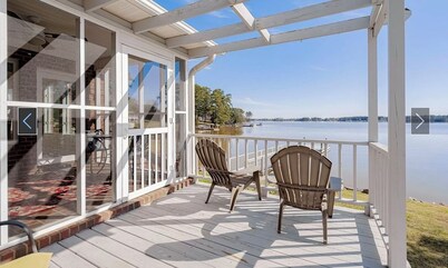3 BR Lakefront house w/dock at Lake Murray,  Family, Fishing, Fun!