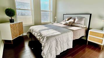 2 bedrooms, desk, iron/ironing board, free WiFi