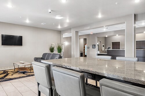 Riverstone Suites - Chippewa Falls