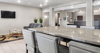 Riverstone Suites - Chippewa Falls