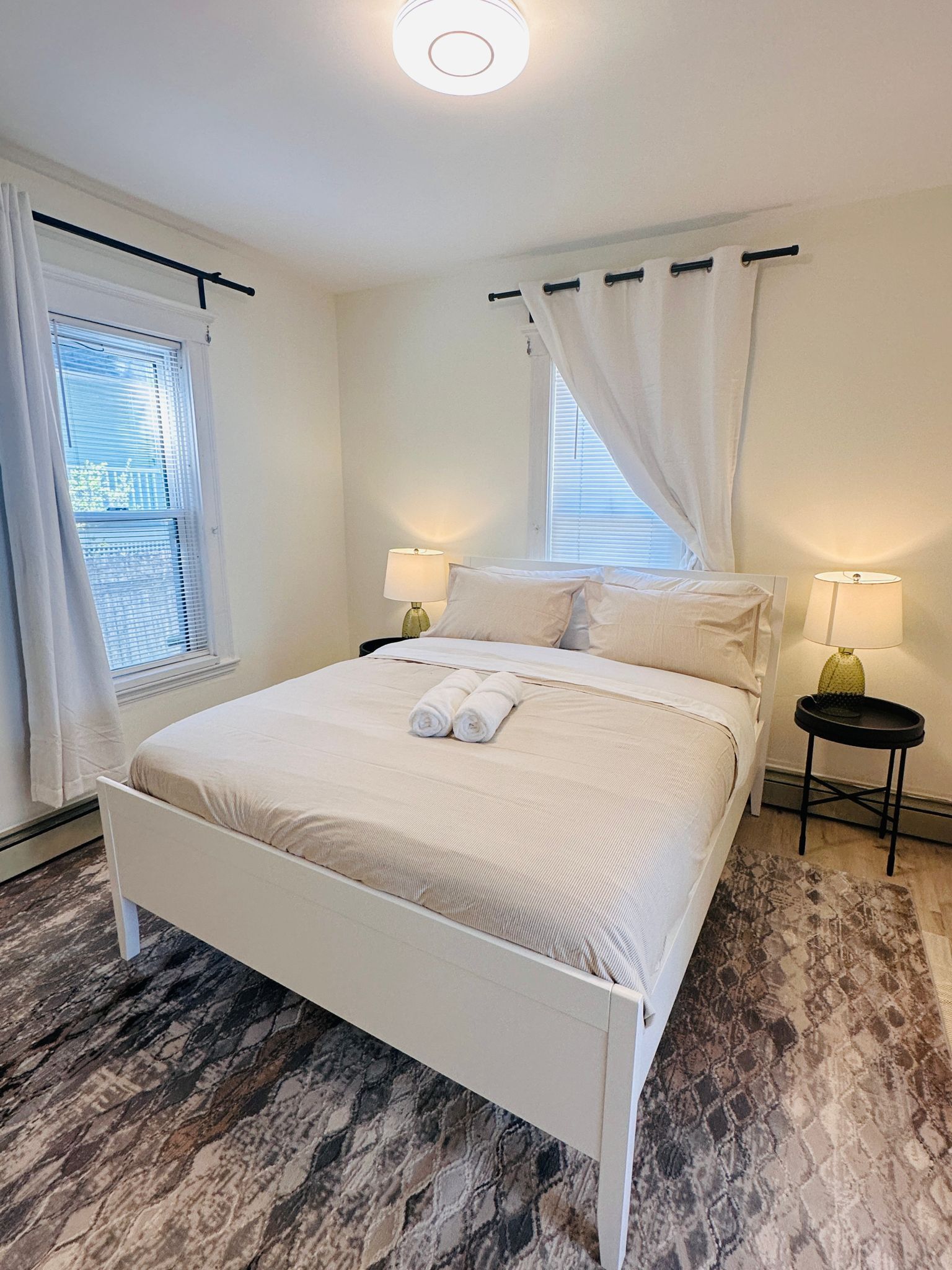 2 bedrooms, travel crib, free WiFi, bed sheets