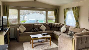 Cabin | Living area | TV, fireplace