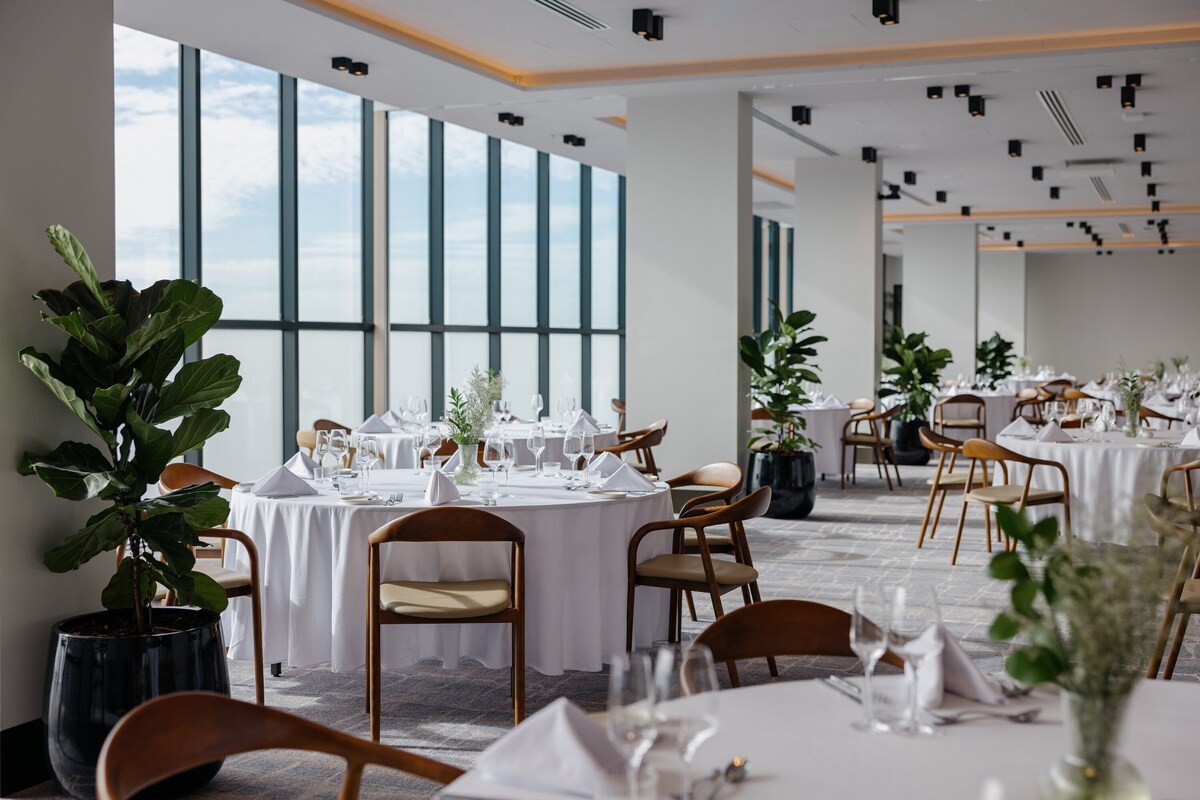 Crowne Plaza Adelaide Mawson Lakes by IHG