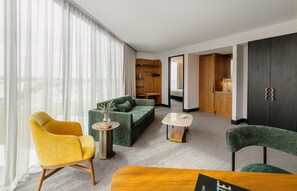 Suite, 1 Bedroom | In-room safe, laptop workspace, blackout drapes, soundproofing - Crowne Plaza Adelaide Mawson Lakes by IHG (Mawson Lakes)