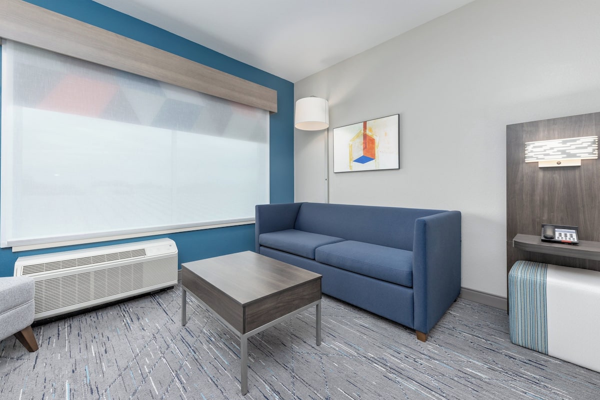 In-room safe, desk, laptop workspace, blackout curtains