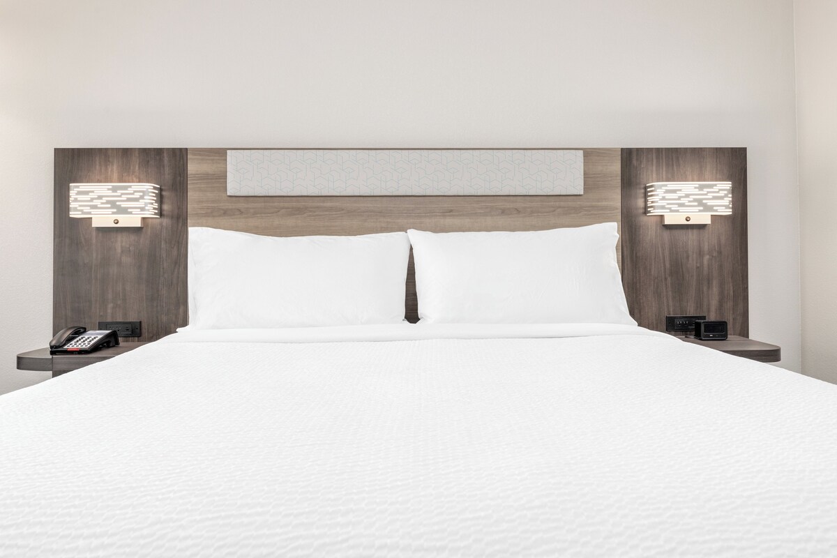 In-room safe, desk, laptop workspace, blackout drapes
