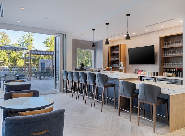 Bar (on property) - Staybridge Suites Miramar Beach Sandestin Area by IHG (Miramar Beach)