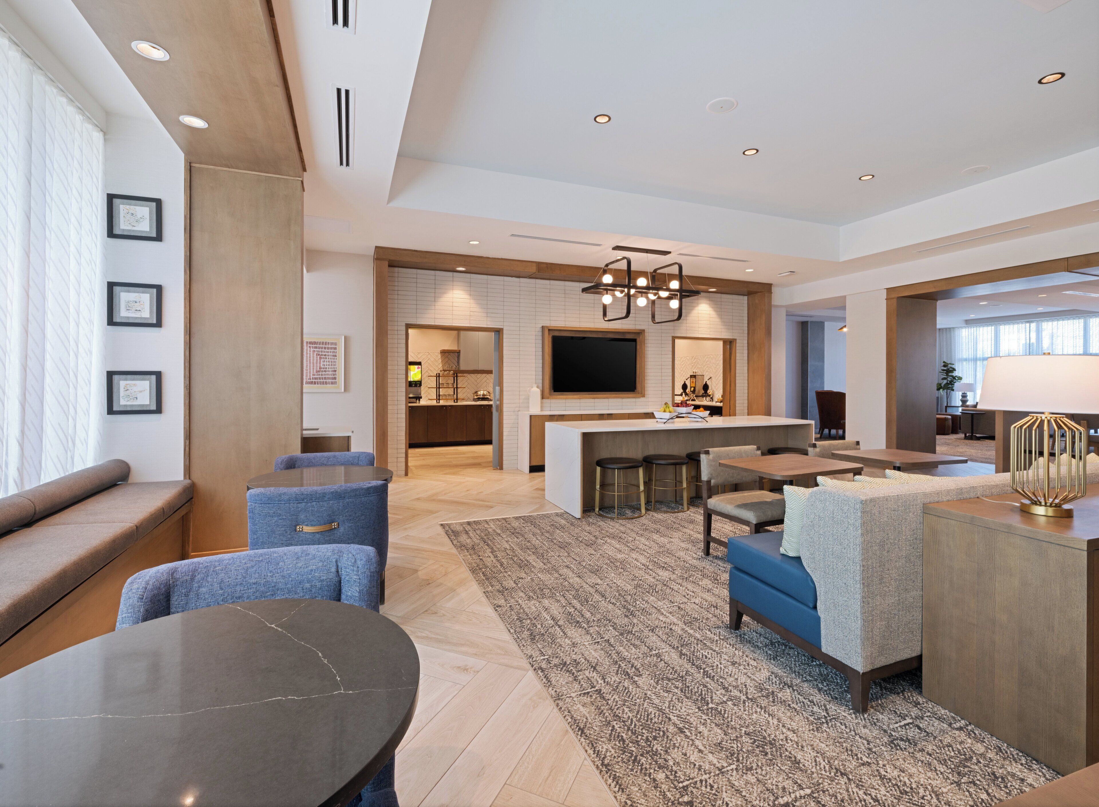 包含每日自助早餐