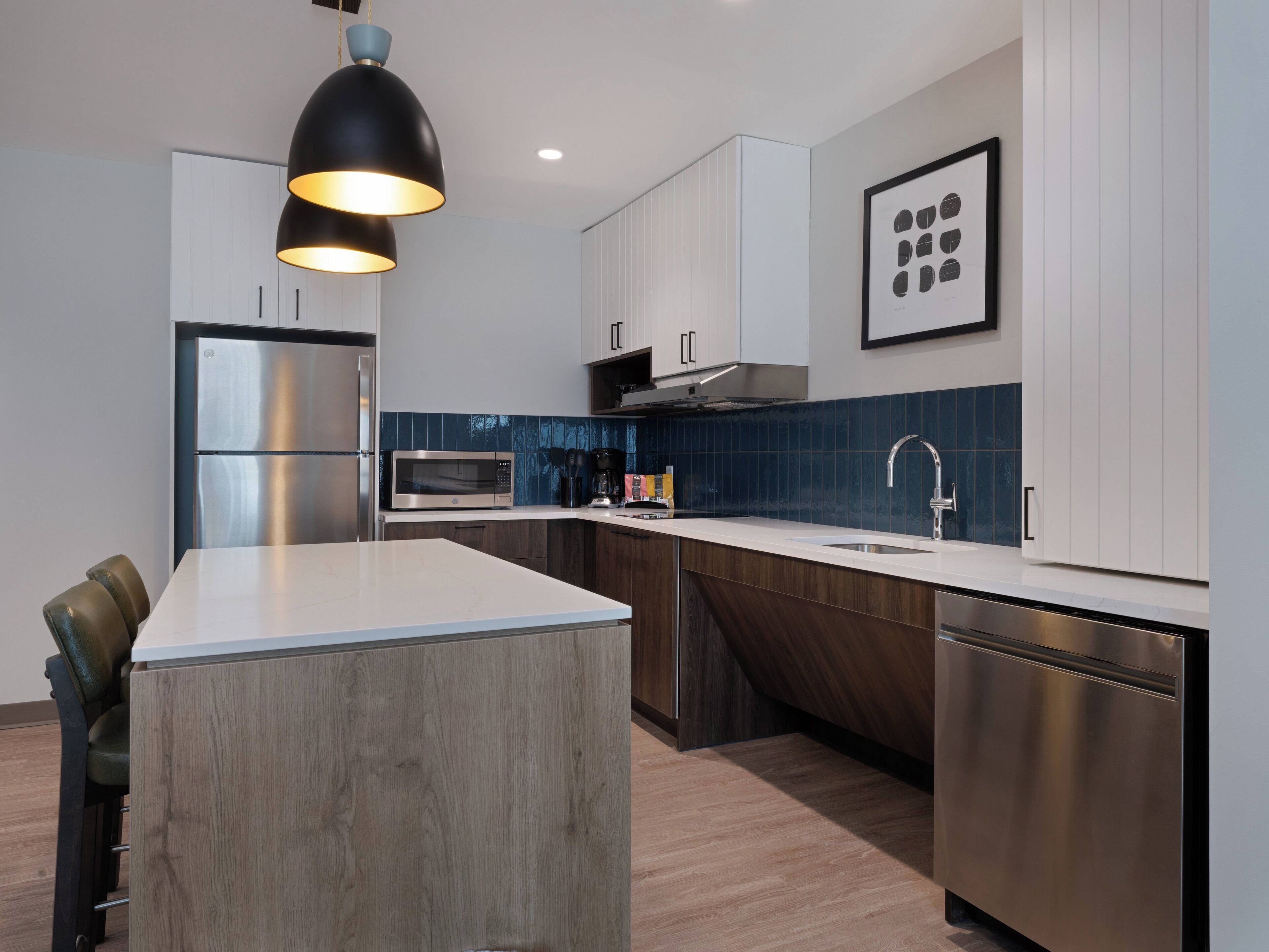 Suite estudio, 1 cama King size, tina para personas con discapacidad, cocina (Mobility Access) | Wifi gratis y ropa de cama 