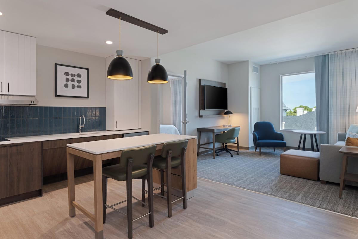 Studiosuite, 1 King-Bett, barrierearme Badewanne, Küche (Mobility Access)