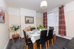 Superior House | Living area