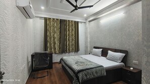 1 quarto, Wi-Fi de cortesia, roupa de cama