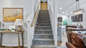 Smart TV, lettore DVD, studio