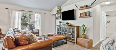 Smart TV, DVD player, offices
