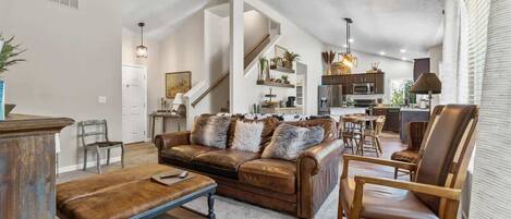 Smart-TV, DVD-Player, Tischtennisplatte