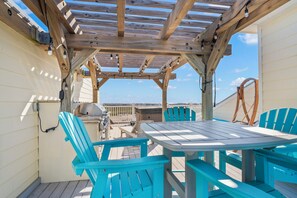 Property grounds - Mayday Vacay - Roof Top Hot Tub! Water Views! (Port Aransas)