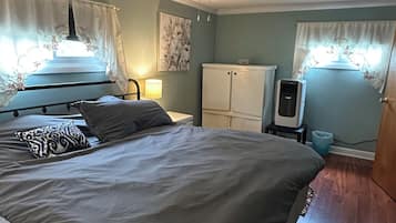 5 bedrooms, in-room safe, iron/ironing board, travel cot