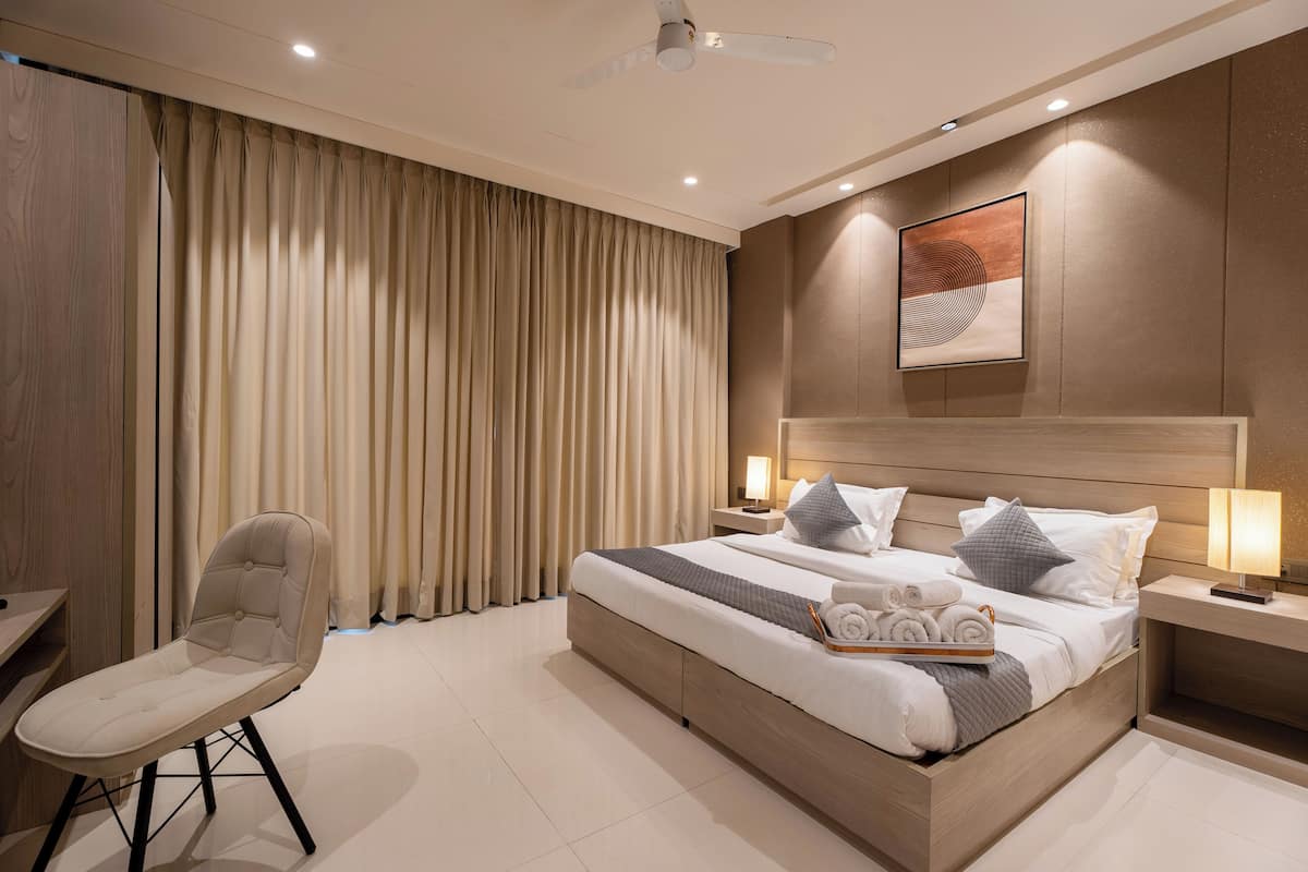 Luxury Room, City View | 1 bedroom, Egyptian cotton sheets, premium bedding, memory-foam beds