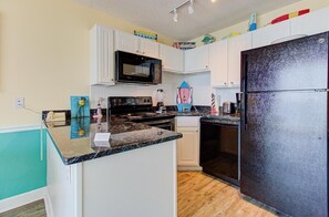 Fridge, microwave, oven, dishwasher - 1003 Ocean Breeze (1-Bedroom Home) with Pool (Carolina Beach)