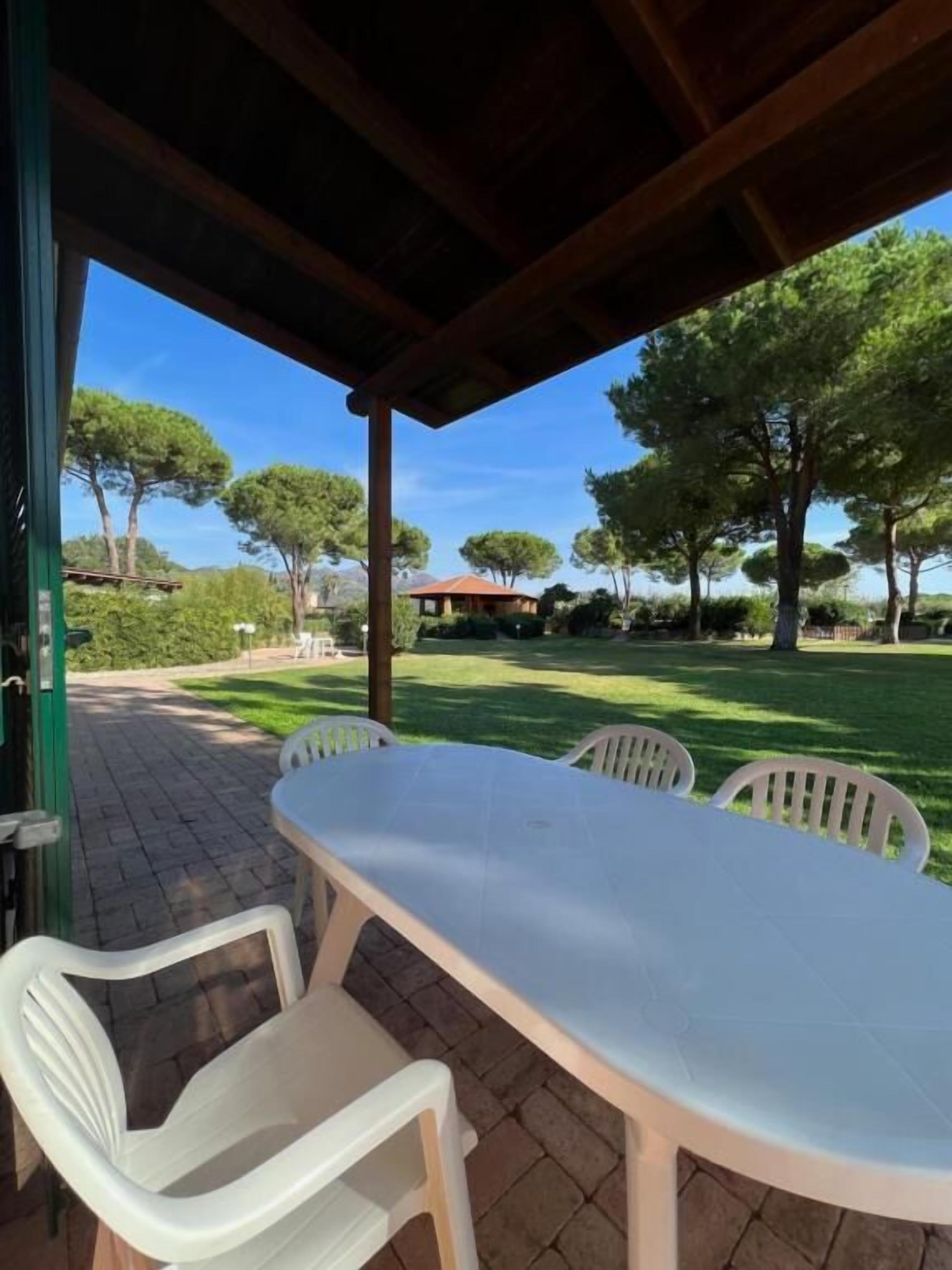 Deluxe Apartment, Garden View | Terrace/patio