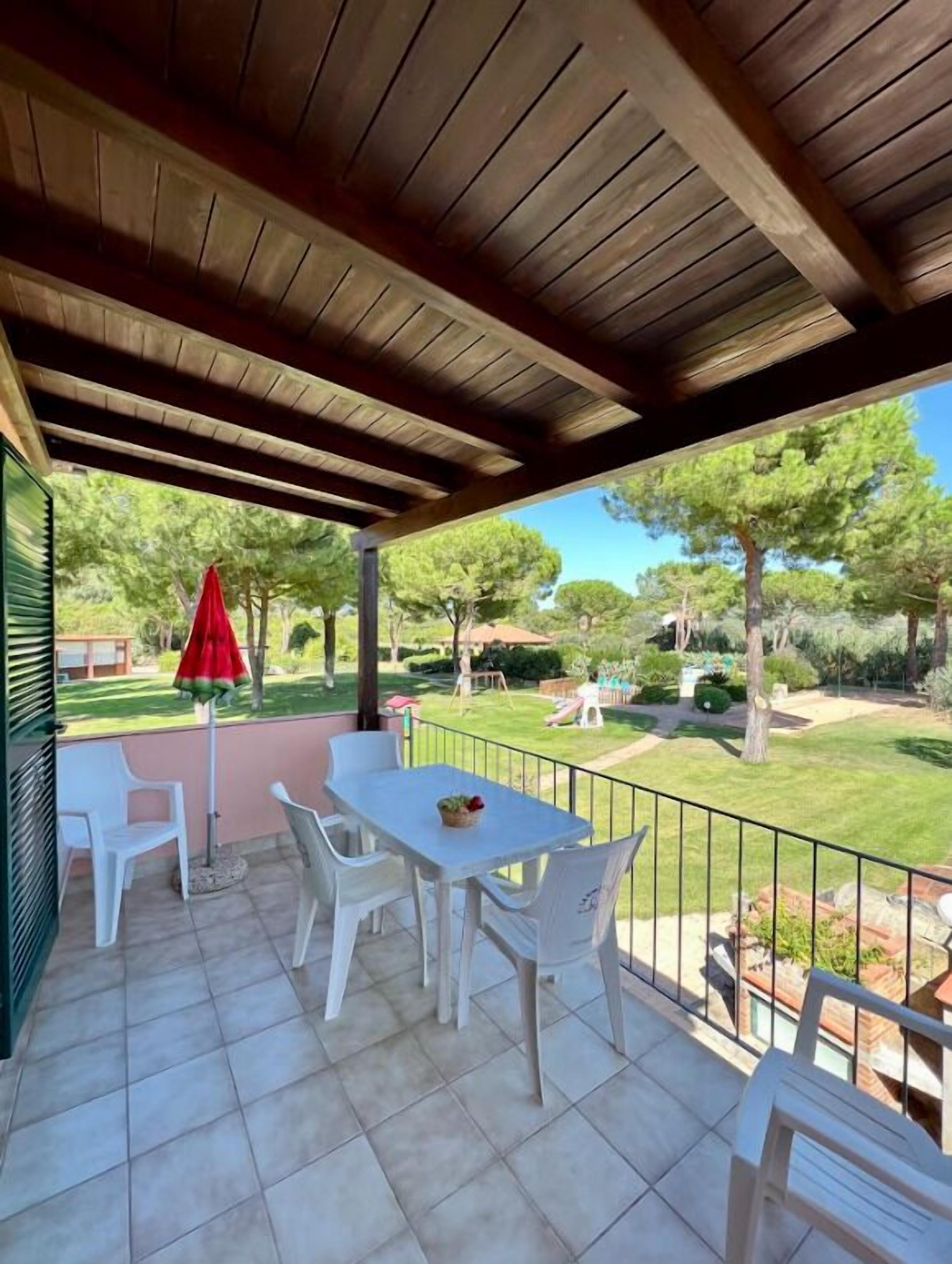 Deluxe Apartment, Balcony, Garden View | Terrace/patio