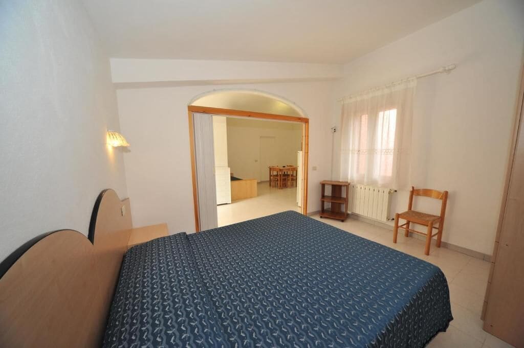 Deluxe Apartment, Balcony, Garden View | Cribs (free), WiFi (free), bed sheets