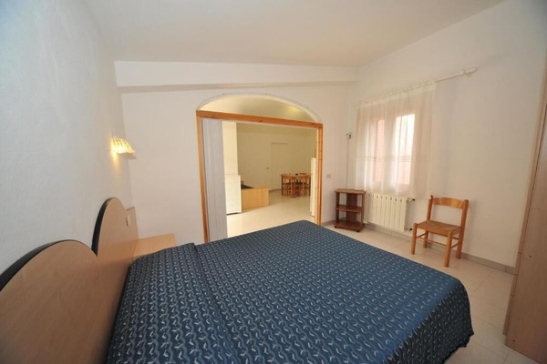 Deluxe Apartment, Balcony, Garden View | Cribs (free), WiFi (free), bed sheets
