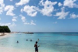 Liegestühle, Strandtücher