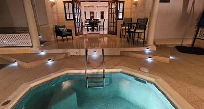 Spacious Platinum Coast ranch villa with pool & AC close to the beach