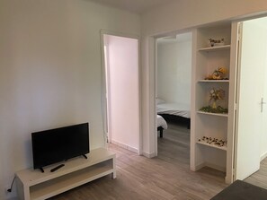 Interior - Bienvenue à Belle de Mai, Appartement Jaune (Marseille)