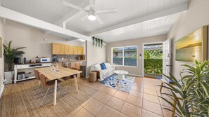 Apartment, 1 Schlafzimmer | Wohnbereich | Fernseher