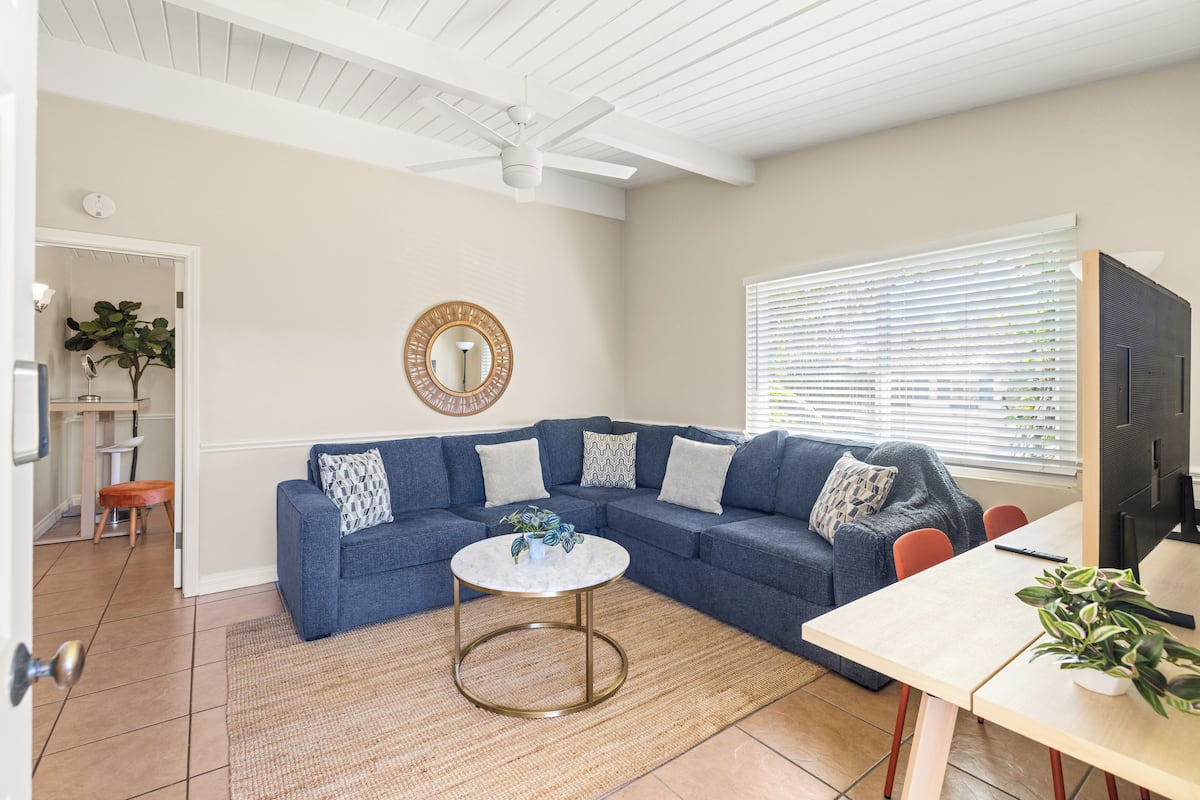 Appartement, 1 kingsize bed | Woonruimte | Een televisie