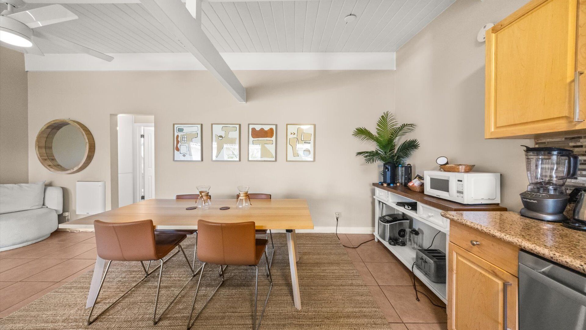 Apartment, 1 Bedroom | Dining room