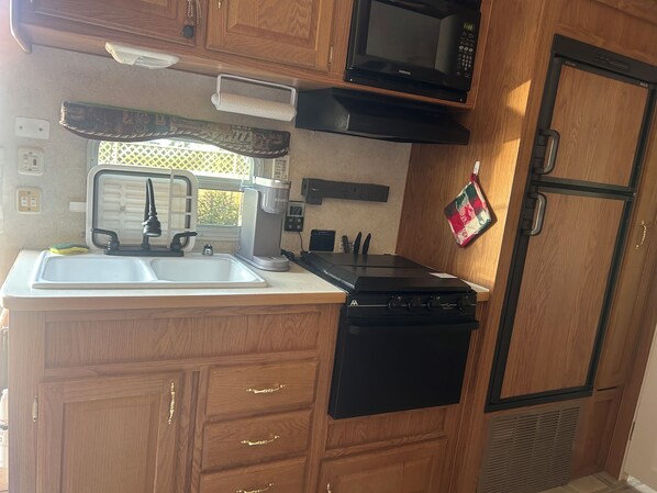 Fridge, microwave, oven, stovetop