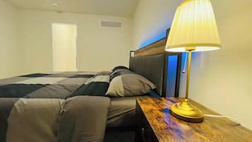 4 bedrooms, iron/ironing board, free WiFi, bed sheets