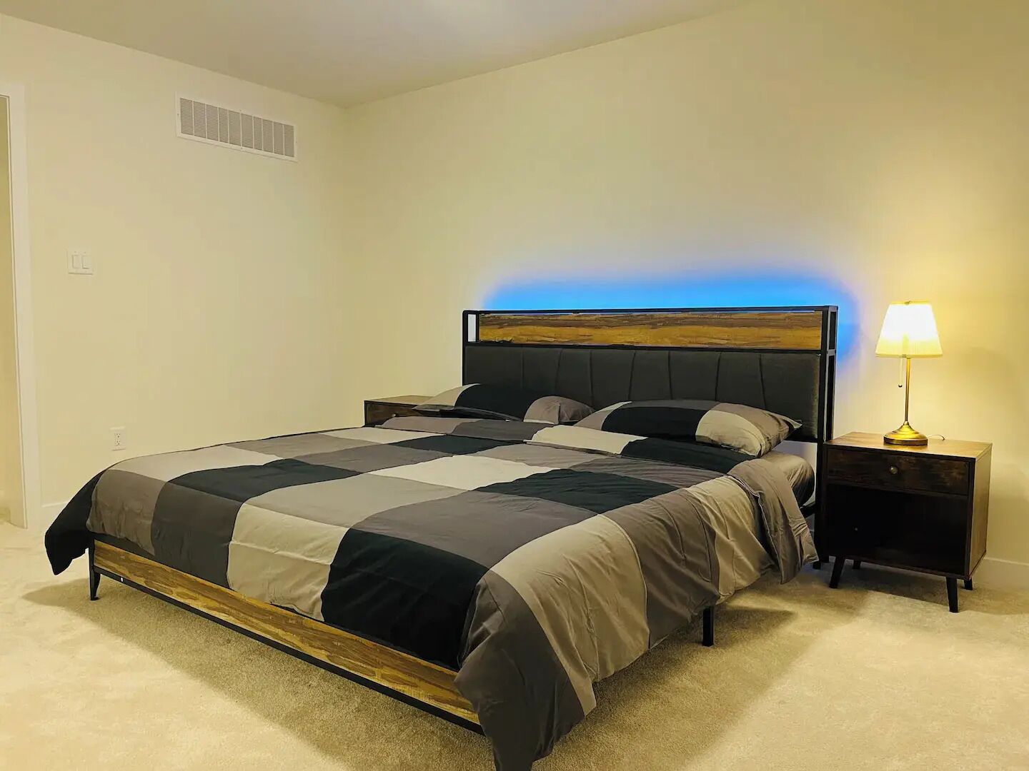 4 chambres, fer et planche à repasser, Wi-Fi gratuit, draps fournis