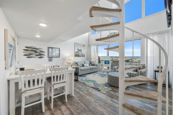 TV - Direct Oceanfront Penthouse (Ocean City)