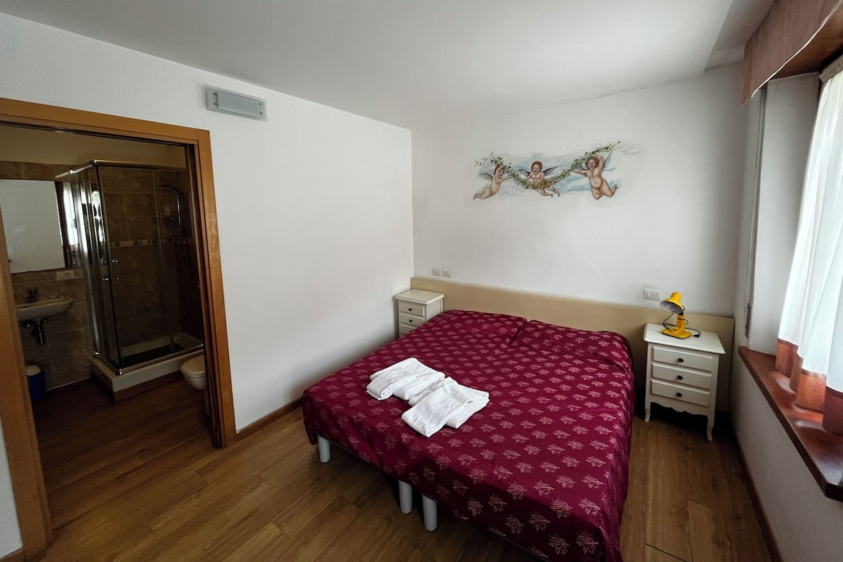 Room, 1 Katil Kelamin (Double), Non Smoking | Wi-fi percuma, cadar katil 