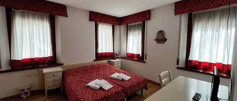 客房, 1 张双人床, 无烟房 | 免费 WiFi、床单