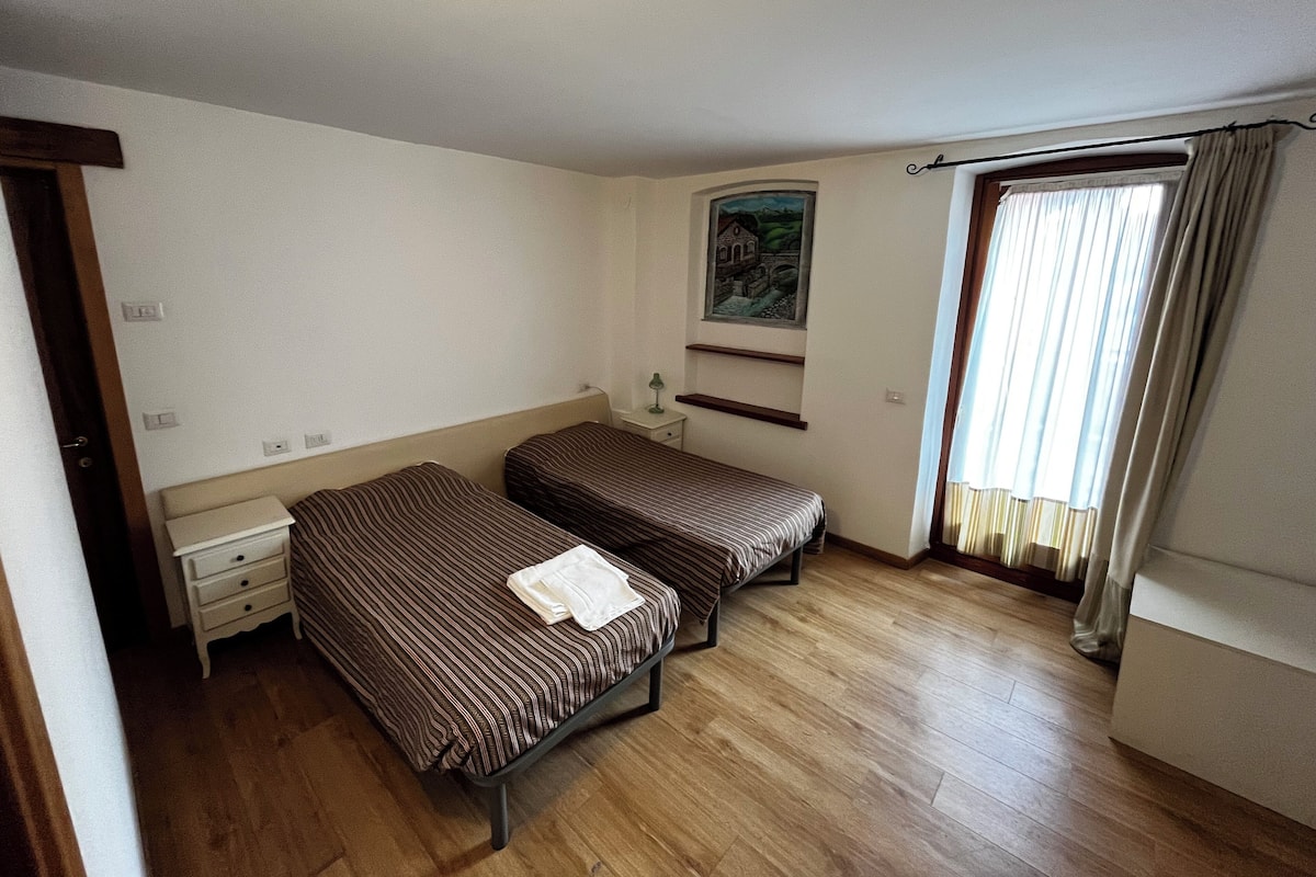 Room, 2 Katil Bujang (Single), Non Smoking | Wi-fi percuma, cadar katil 