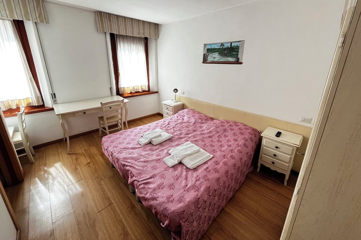 Room, 1 Katil Kelamin (Double), Non Smoking | Wi-fi percuma, cadar katil 