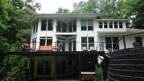 Exterior - New Listing Discount! Luxurious Lake House  With Dock (Gainesville)