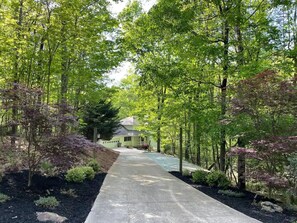 Property grounds - New Listing Discount! Luxurious Lake House  With Dock (Gainesville)