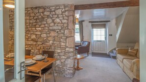 Unclassified image, 3 of 27, button - Cosy Cottage Near Scenic Walks and Country pub (Penrith)